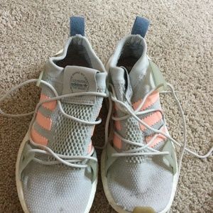 Adidas women’s running shoes size 6